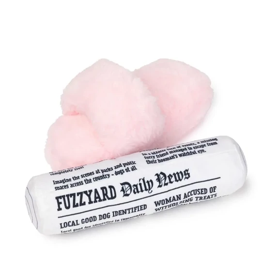 FuzzYard Papucs és Újság 2db-os plüss kutyajáték